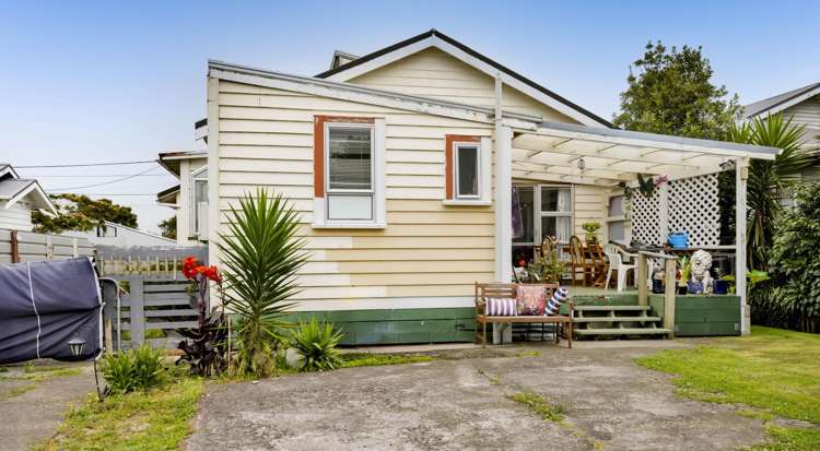 14 Vogel Street Hawera_13