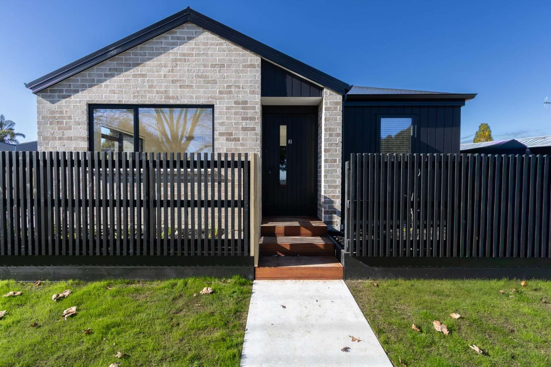 2/8 London Lane 11373_0