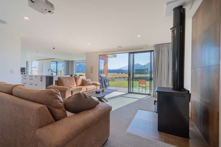 10 Red Deer Place Te Anau_12