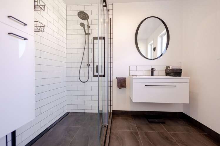 37 Firth Street Cobden_18