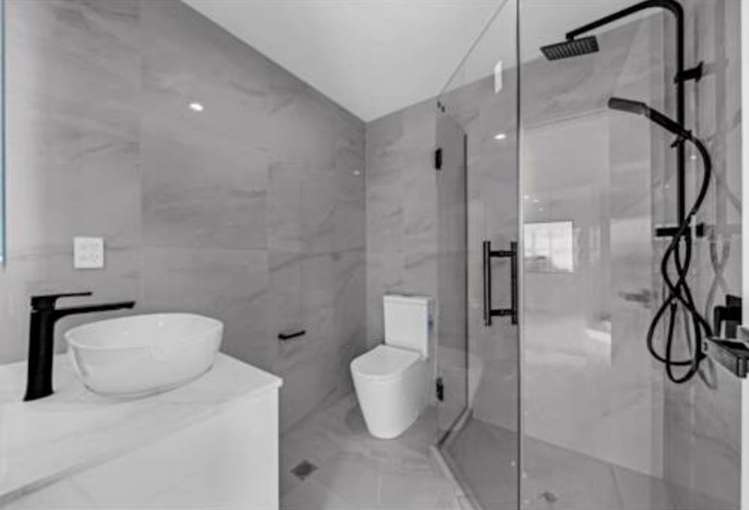 4C & 4D Glenmore Road Sunnyhills_7