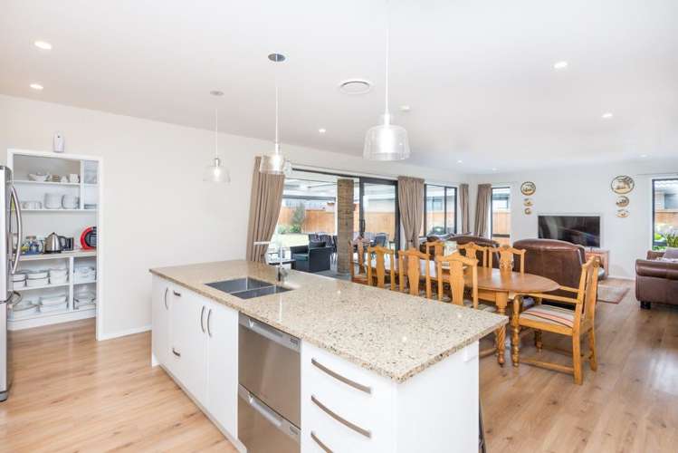 26 Jelas Drive Riverhead_10