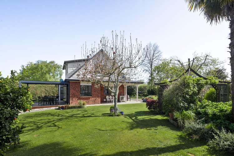 166 Racecourse Road Cambridge_8