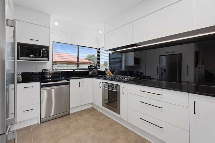 5 Lamia Grove Papamoa_6