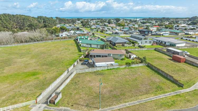 5 Sandown Avenue Himatangi Beach_4