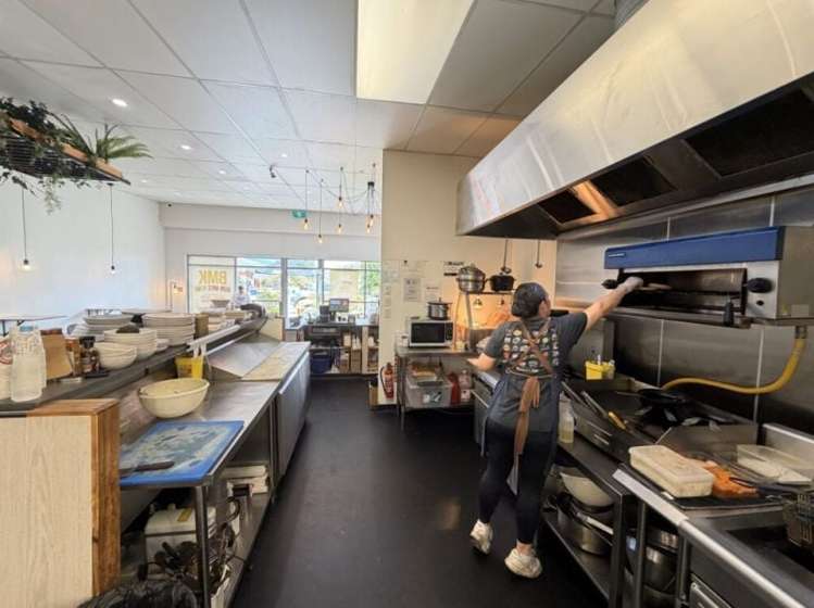 Retail 1/124 Henderson Valley Road Waitakere_6