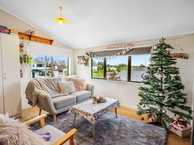 8 Chelwood Street Takaro_28