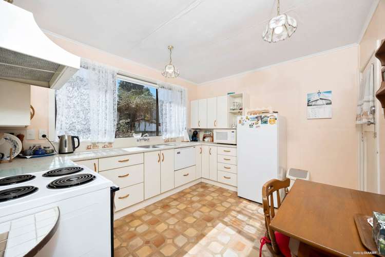 16 Enderby Drive Te Atatu Peninsula_2