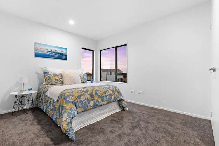 5 Taiororua Avenue Massey_14