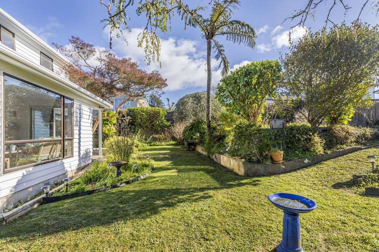 22 Sunrise Boulevard Tawa_26