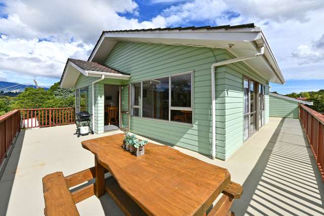 54a Larchmont Grove Totara Park_2