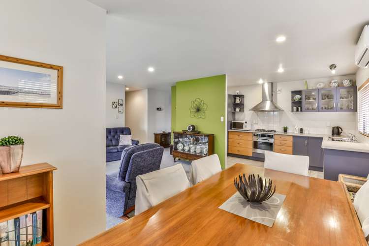 72l Seabrook Avenue New Lynn_7