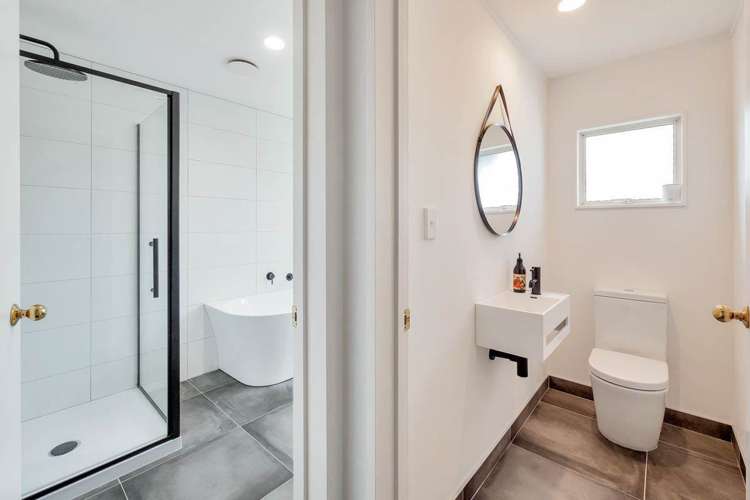 35 Caversham Drive Torbay_24