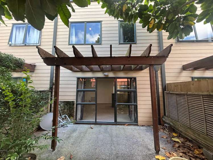 12/17 Harbour View Road Te Atatu Peninsula_1