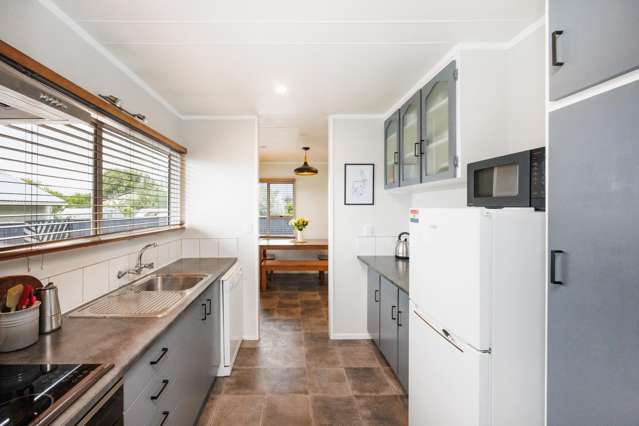 27 Ferndale Place Feilding_4