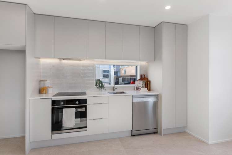 1-6/16 Oram Avenue New Brighton_4