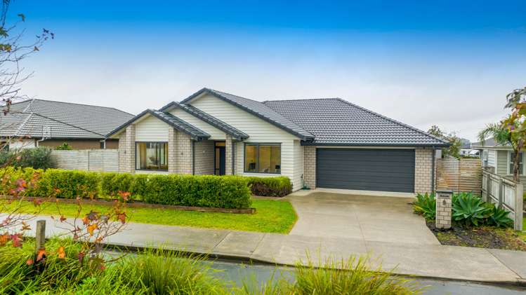 9 Grove Way Riverhead_22