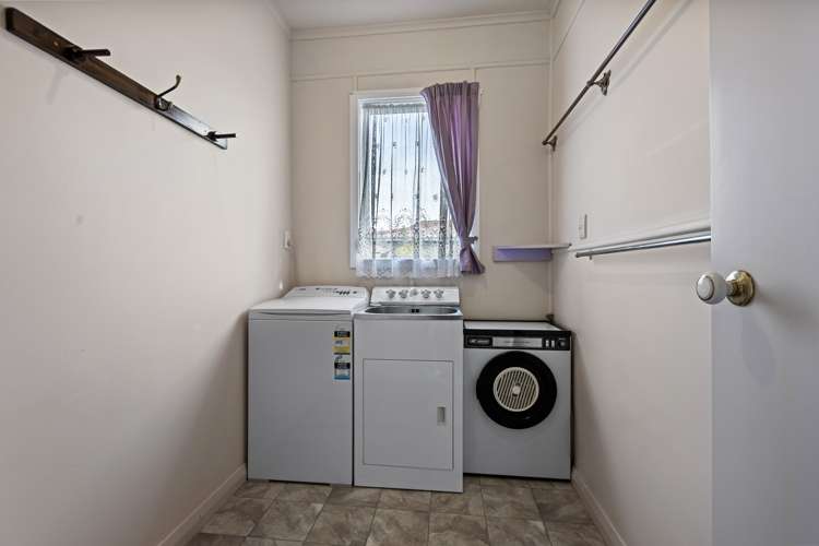 15 Walsh Road Westown_18