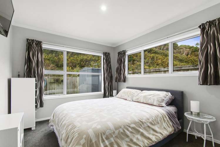 7 Barry Groucott Grove Wainuiomata_9