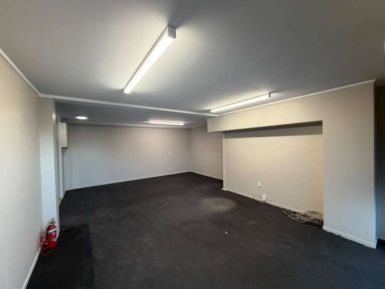 B/7 Waipareira Avenue Henderson North_11