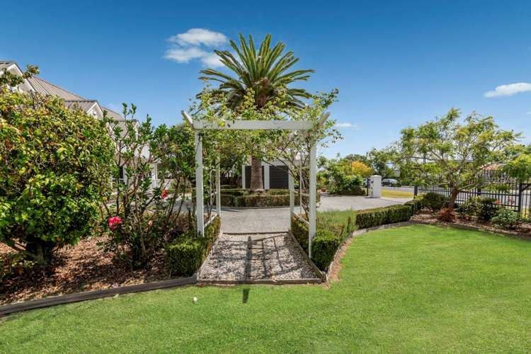 6 Pohutukawa Road Beachlands_18