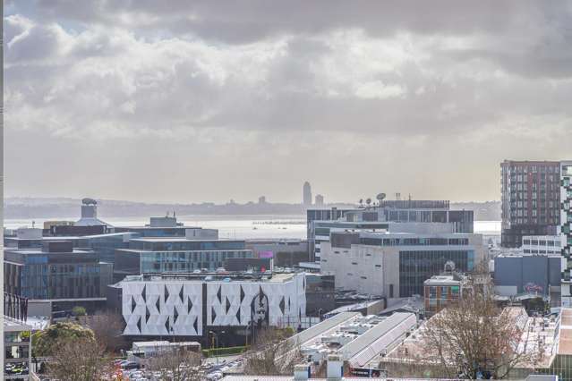 Best in the Block - Harbour Views