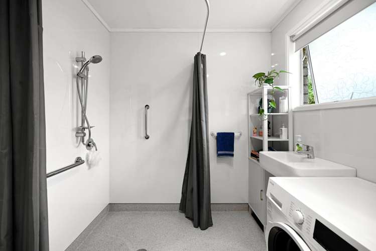 22 Sunnyhills Avenue Glenview_12