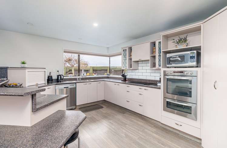 446 Grahams Road Willowby_5