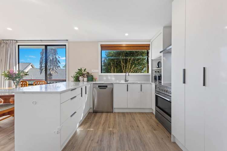 28 Sunningdale Street Wattle Downs_1