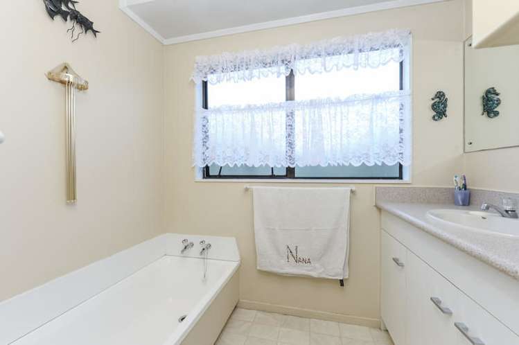 2/83 Glendale Road Glen Eden_11