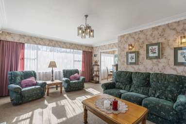 84 Lawrence Crescent_4