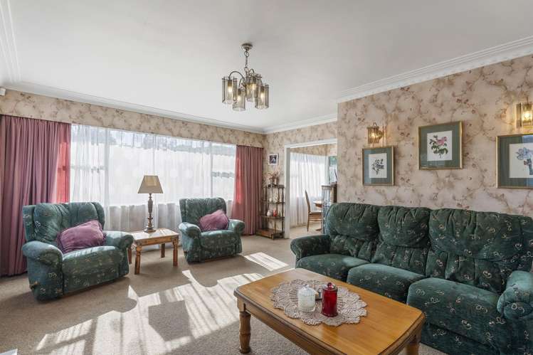 84 Lawrence Crescent_4