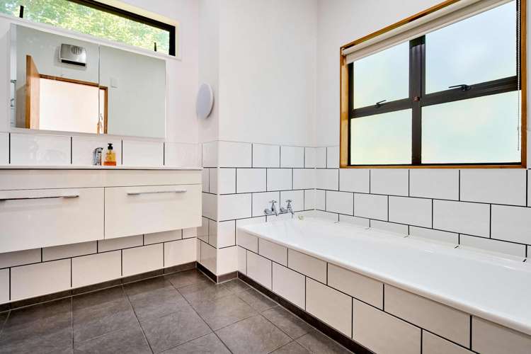 66 Leeward Drive Whitby_13