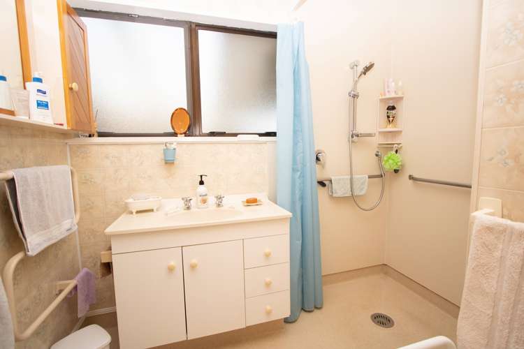 8 Seaview Avenue Te Puru_14