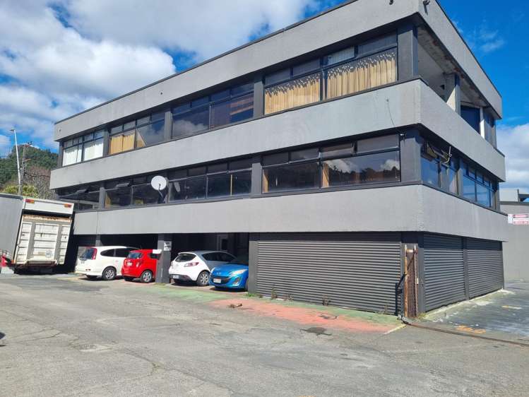Office/121 Eastern Hutt Road_0