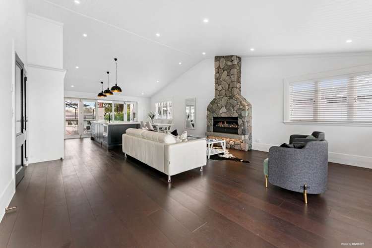 52 Marine Parade Mellons Bay_9