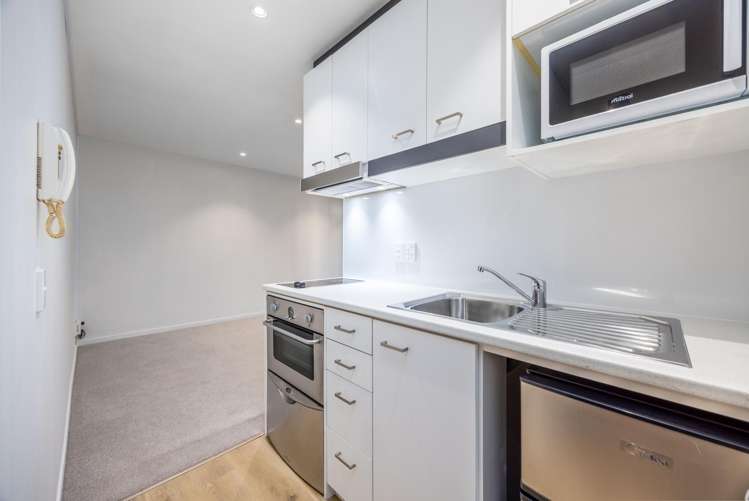 2K/32 Eden Crescent Auckland Central_6