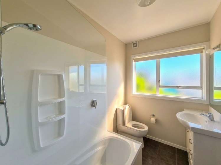 2/22 Francis Drake Street Waipukurau_3