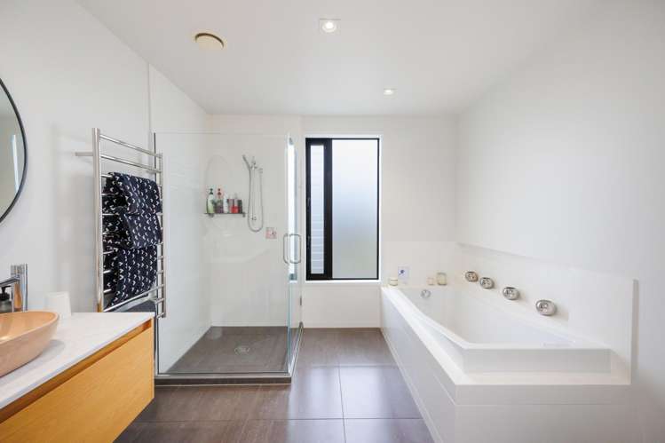 297 Fitzherbert Avenue West End_25