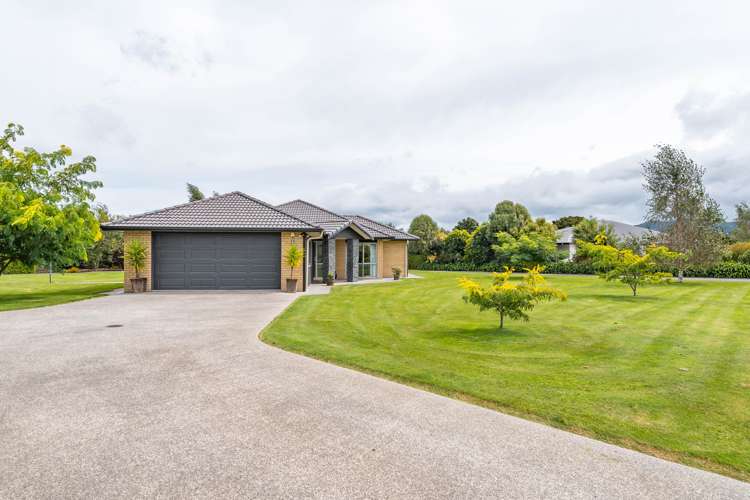 3 Camellia Lane Carterton_21