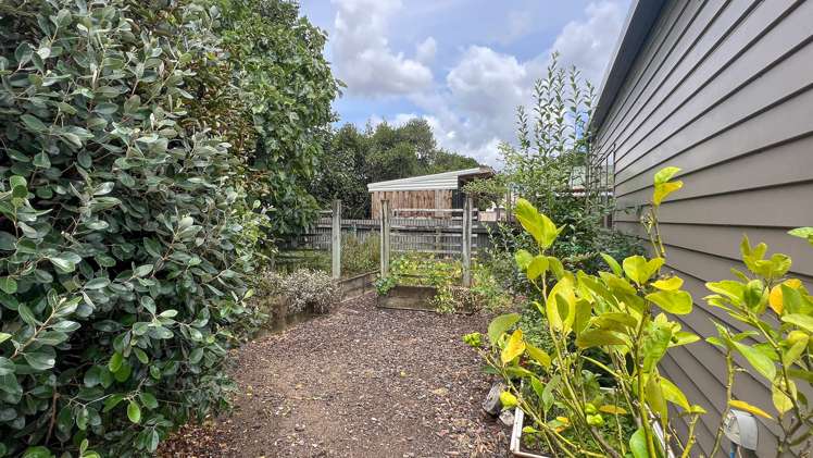 182 High Street North Carterton_18