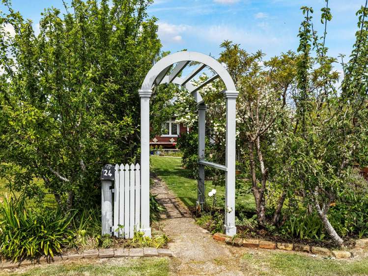 24 and 24A Main Road Owaka_17