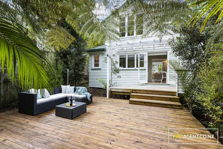 29 Hollywood Avenue Titirangi_10