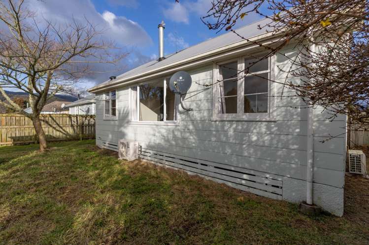 18 Conlon Street Reefton_12