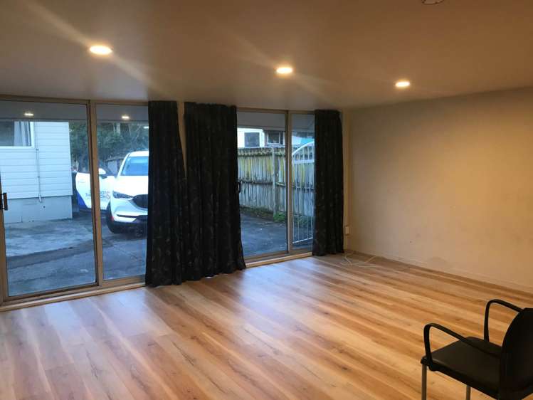 10 Ngatira Place Clendon Park_12