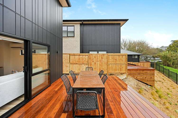 4/8 Johnson Street 1057_2