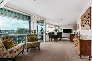 302/6 Tawa Street_2