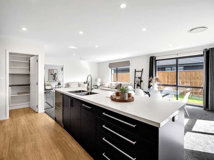 29 Whitehorn Drive Lincoln_12