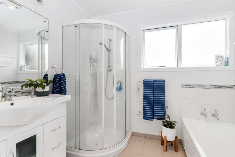 64 Pohutukawa Drive Pukete_11