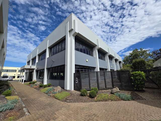 Double floor Manukau office with parking